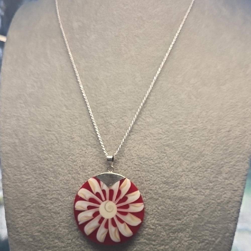 Red and White Floral Pendant Necklace